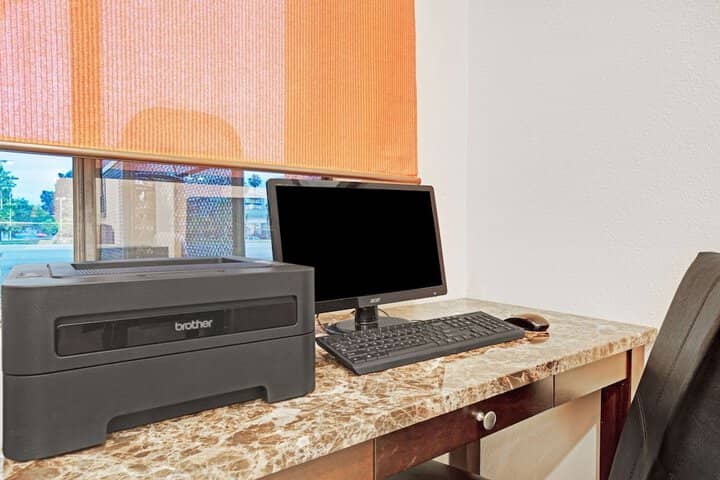 Business Center 18 of 21