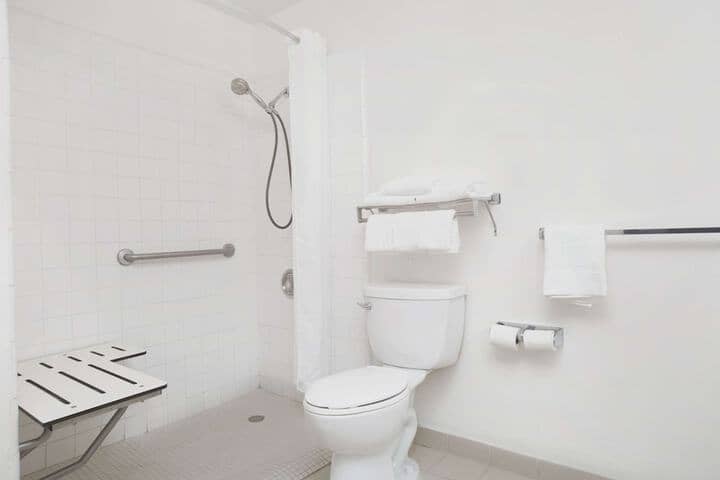 Room 12 of 21